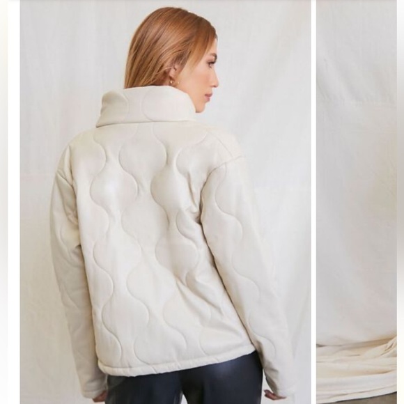 NWOT Forever 21 Beige Neutral Vegan Faux Leather Puffer Jacket Boxy Short S - Picture 3 of 14